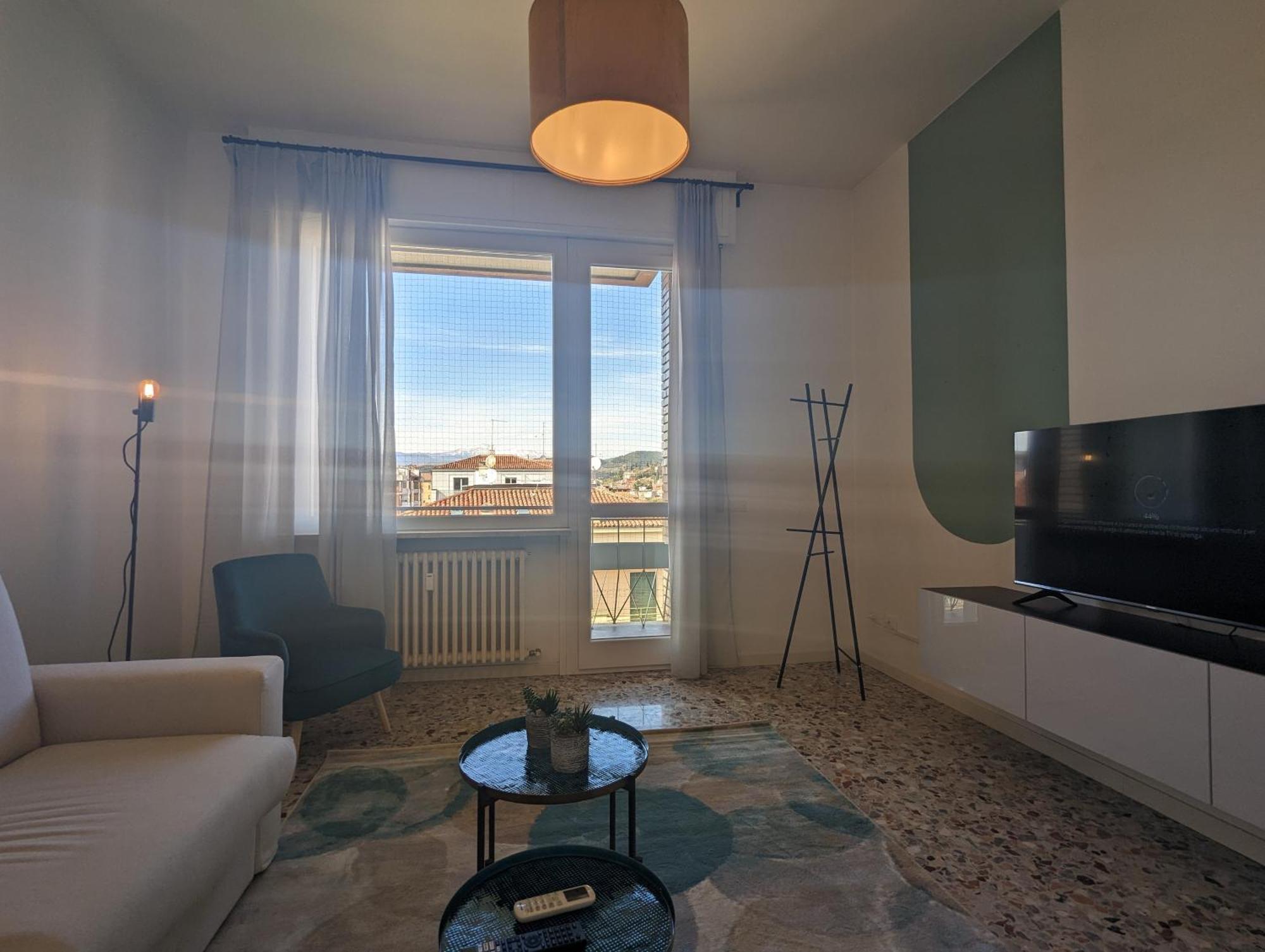 Apartament Big House-Private Parking-12" Walk From The Arena Werona Zewnętrze zdjęcie
