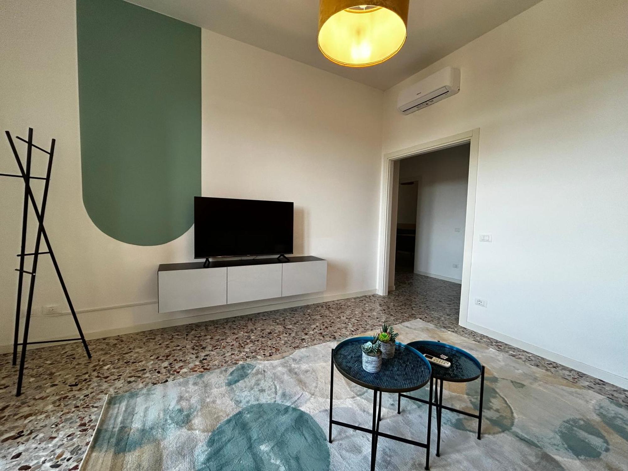Apartament Big House-Private Parking-12" Walk From The Arena Werona Zewnętrze zdjęcie