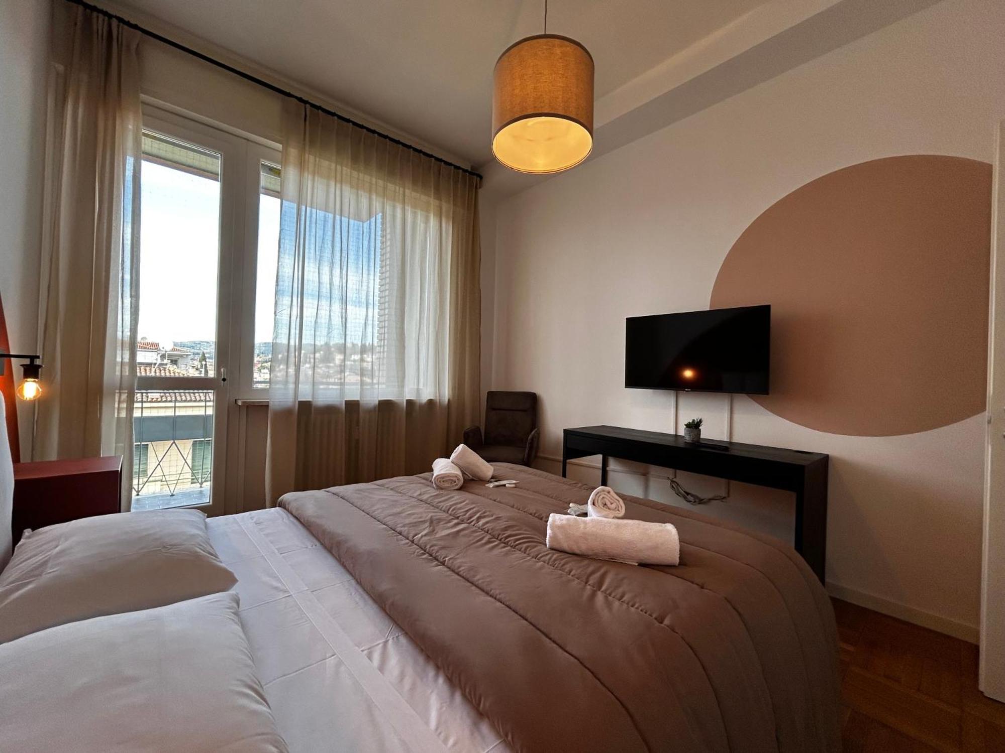 Apartament Big House-Private Parking-12" Walk From The Arena Werona Zewnętrze zdjęcie